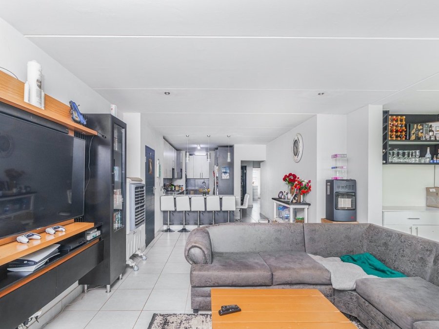 3 Bedroom Property for Sale in Melodie North West